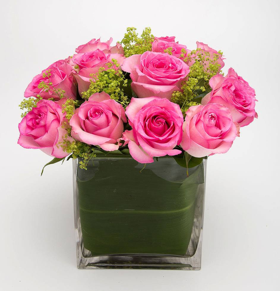 Dash of pink Cube of Sweet Unique Roses